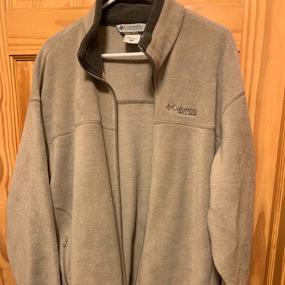 Columbia brand fleece zip up. New, never worn